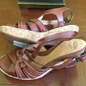 Nurture Logan221 Woodberry Wedge Sandals sz 5.5M
